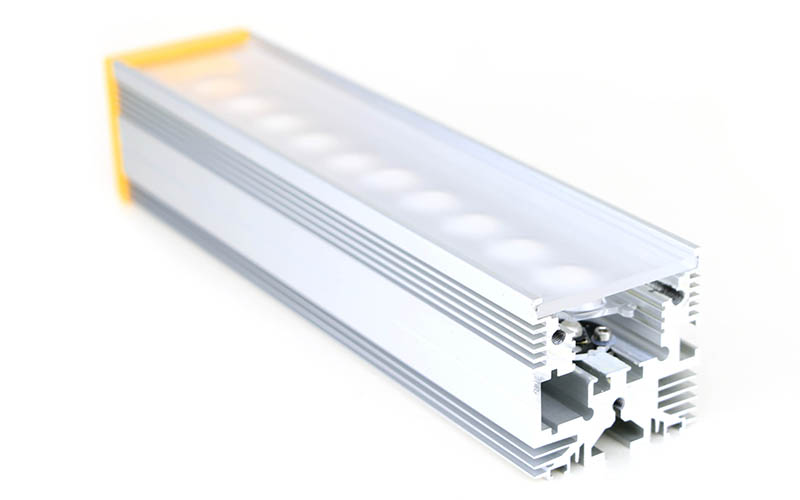 Effi-Flex Barra de iluminación o retroiluminación LED de alta potencia directa o rasante equipada con un vidrio semidifuso que permite un buen compromiso entre potencia y homogeneidad.
