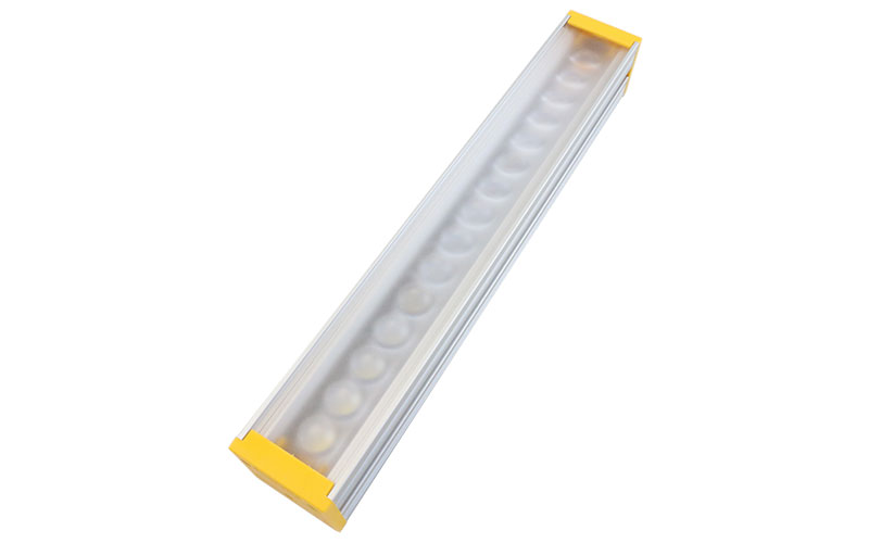 Effi-Flex2 éclairage barre de LED haute puissance direct ou rasant ou backlight équipé d'une vitre semi-diffuse permettant un bon compromis entre puissance et homogénéité.