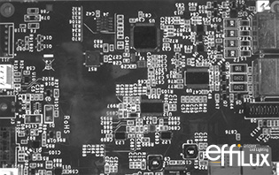 Vision of a camera illuminated by an EFFI-Flex equipped with a Polarizer for machine vision and quality control.