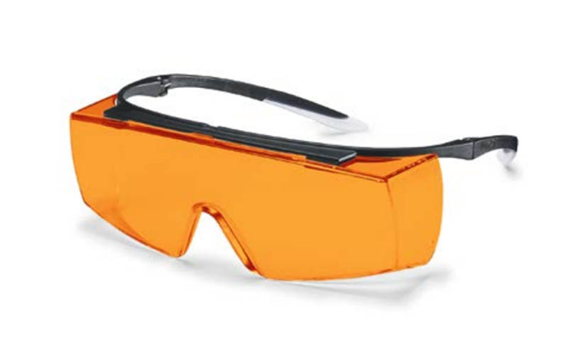 EFFILUX Augenschutz: 100%iger Schutz gegen ultraviolettes und blaues Licht bis 525 nm.